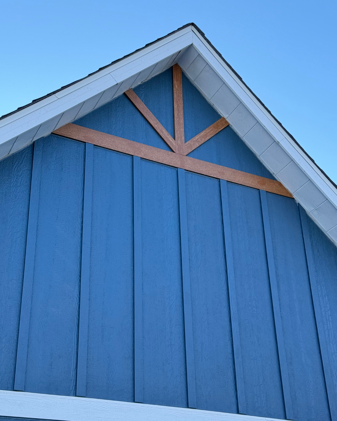 Designer gable roofing detail on a White Bear Lake, MN home